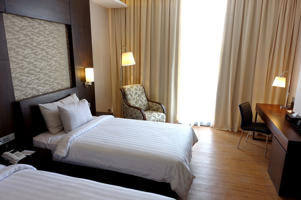 Java Heritage Hotel Purwokerto Luaran gambar